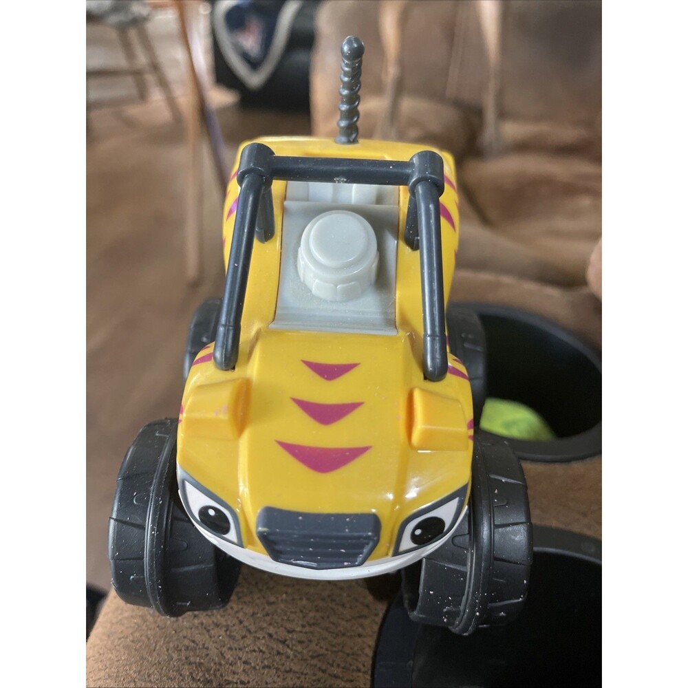 Blaze And The Monster Machines Truck Slam N Go Stripes Action Figure 2015 Mattel